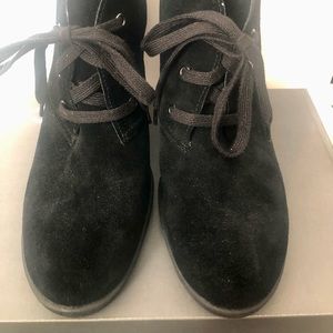 Aerosoles Black Suede Ankle Booties Size 9 NEW